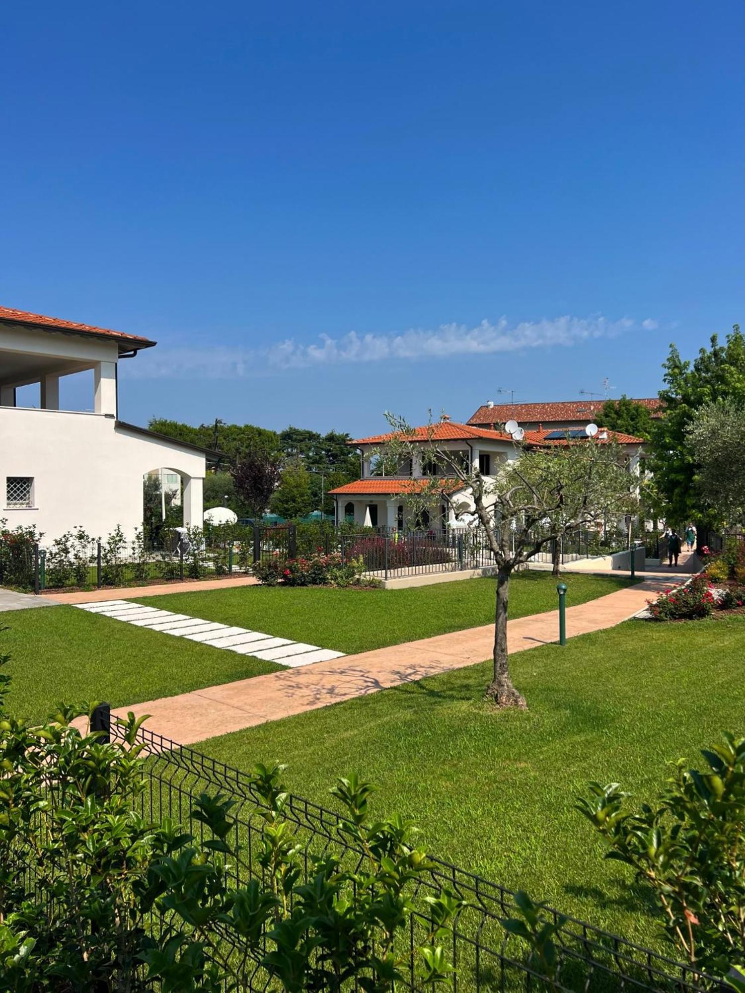 Residence Fiore Rosso 시르미오네 외부 사진