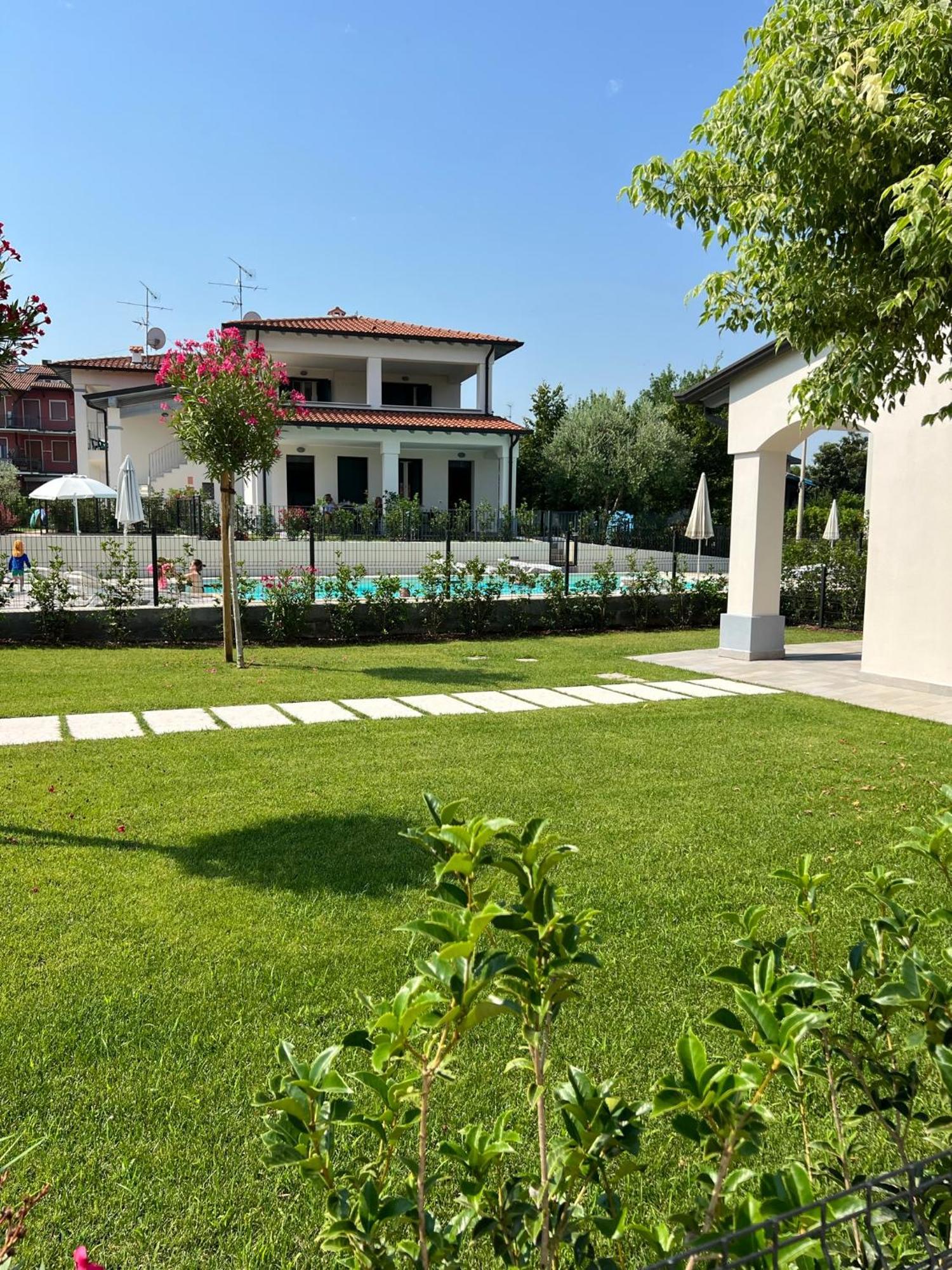 Residence Fiore Rosso 시르미오네 외부 사진